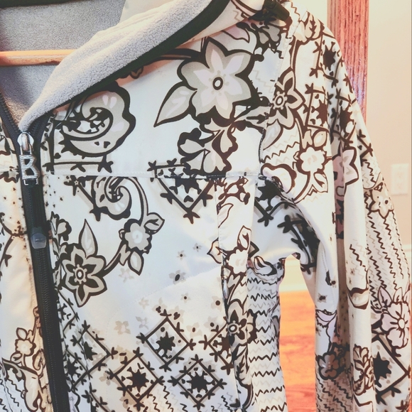 Snowboard Shell Jacket - Picture 2 of 4